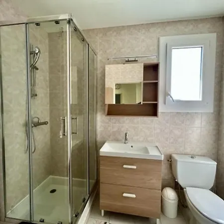 Maison Climatisee 5 Pieces Avec Jardin Prive Et Parking, Proche Gare Et Centre A - Fr-1-388-217 Villa